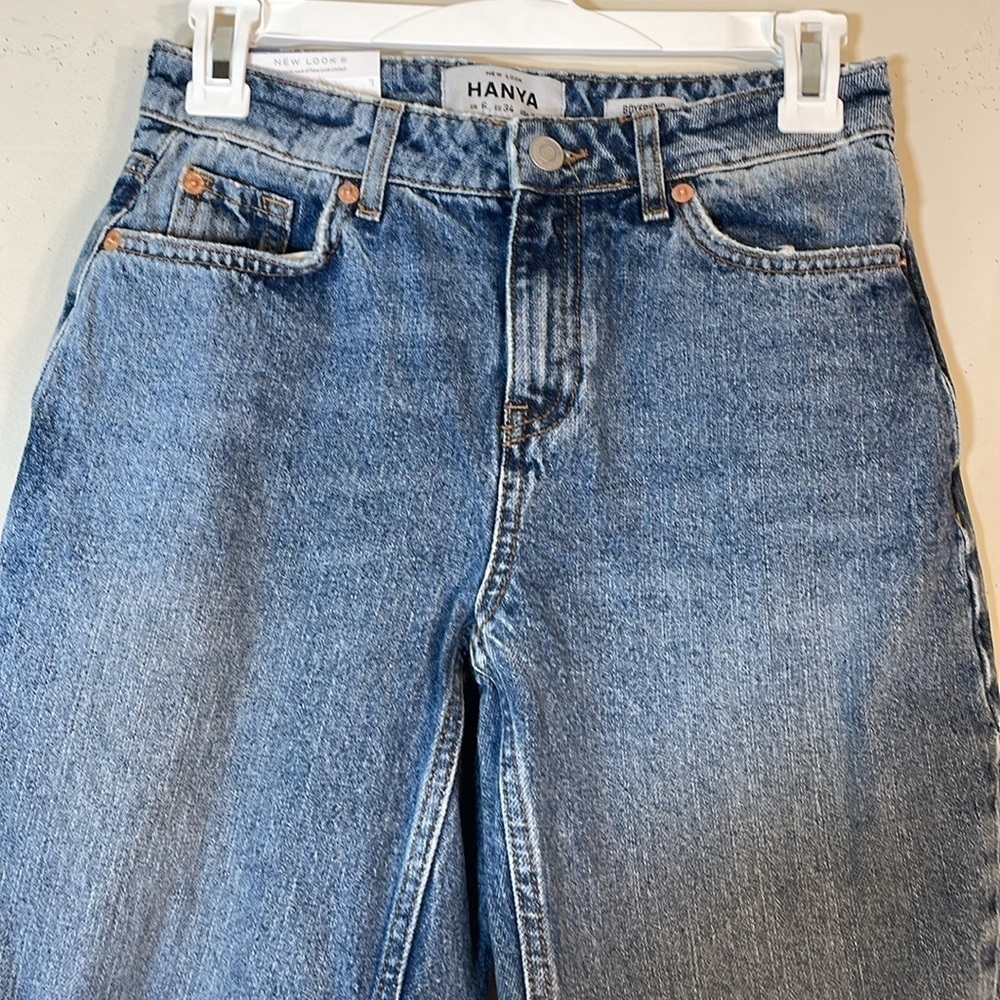 HANYA Boyfriend Distressed Rigged Jeans. 2. NWT. - Picture 4 of 9